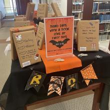 Book display table