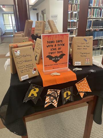 Book display table